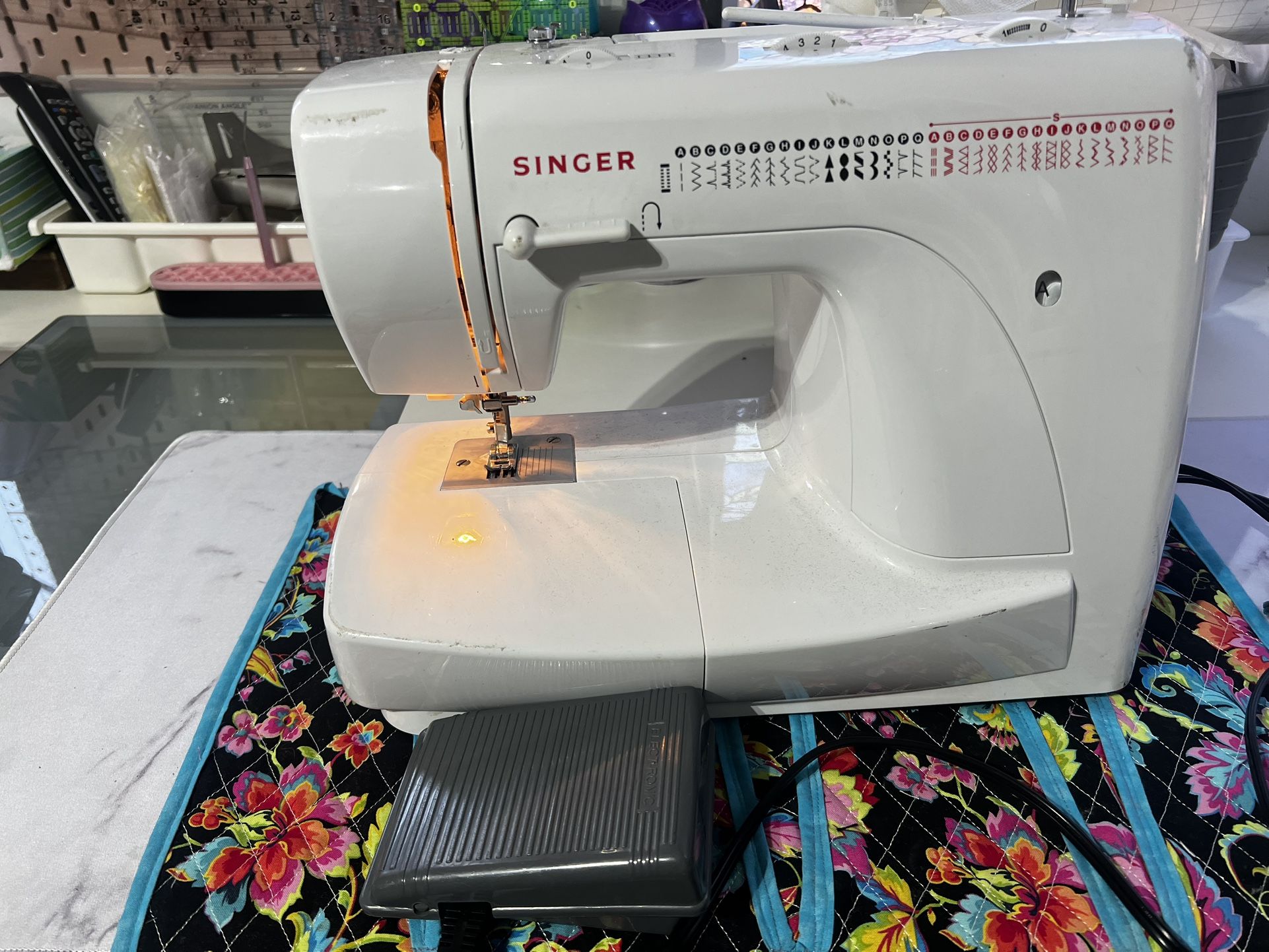 Singer Sewing Machine 
