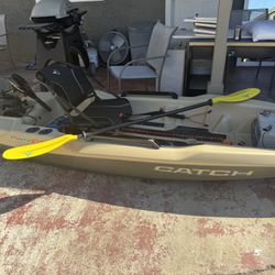 Pelican Catch PWR 100 Fishing Kayak w/ Trolling motor + Battery (Used Once)