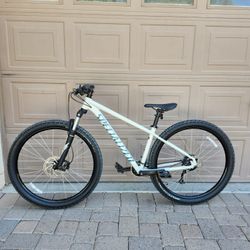 SPECIALIZED ROCKHOPPER SPORT 29 ER MOUNTAIN BIKE LIKE NEW ( CHECK MY OTHER BIKES)