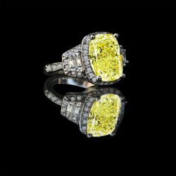 4 ct. Cushion radiant center halo setting Sterling Silver ring w/side tapered baguettes 635R71567