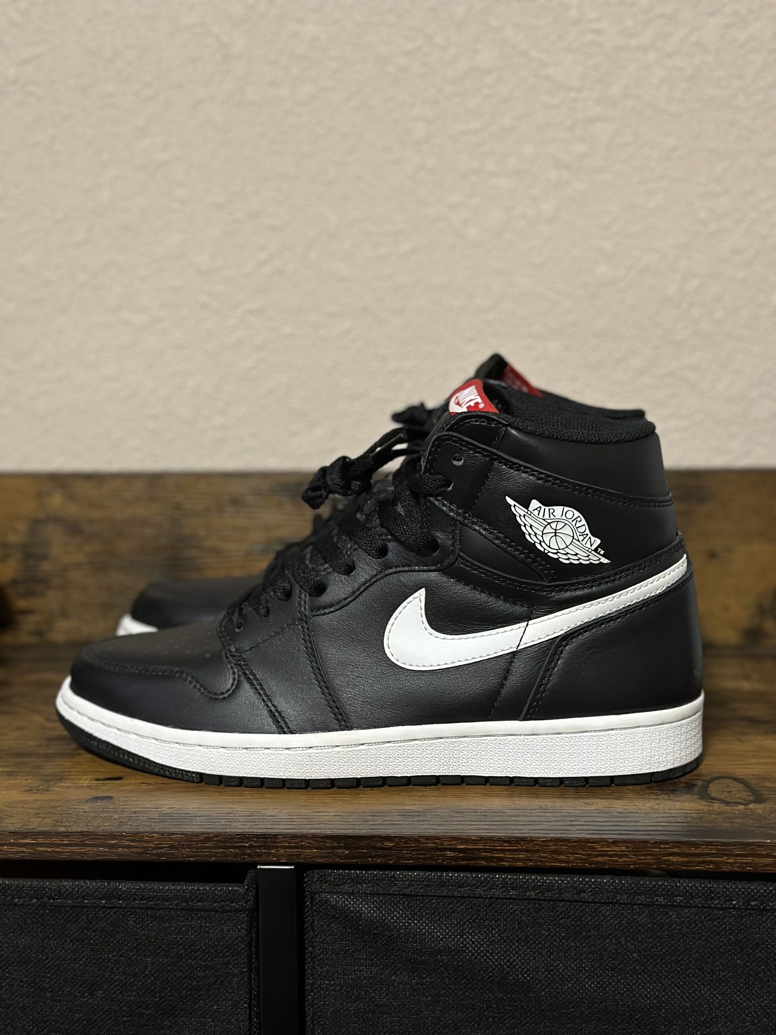 Jordan 1 retro ying yang black ! Sz 8.5