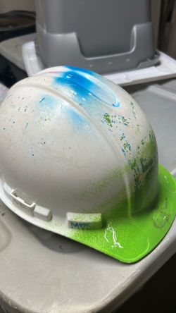HARD HAT EXCELLEN CONDITION LIKE NEW  FOR SALE