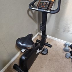 1060UB Upright Exercise Bike