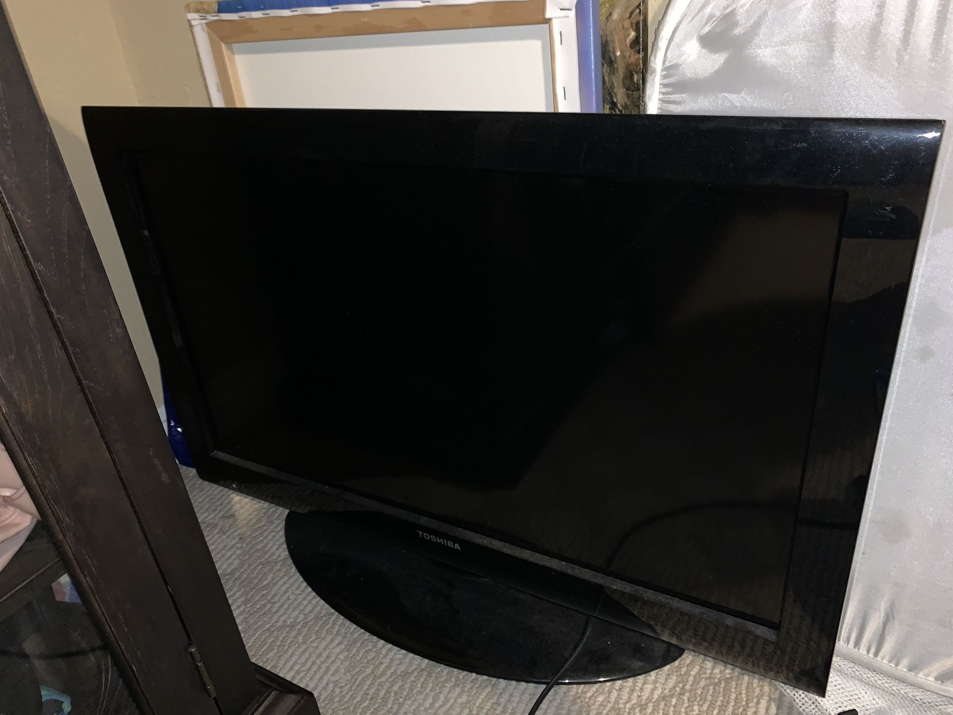 32 inch Toshiba TV