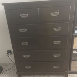 Bob’s 5 Drawer Chest