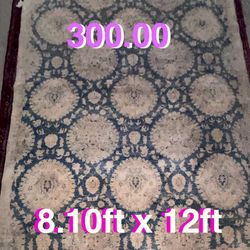 Vintage Handmade Wool Rug In Good Condition