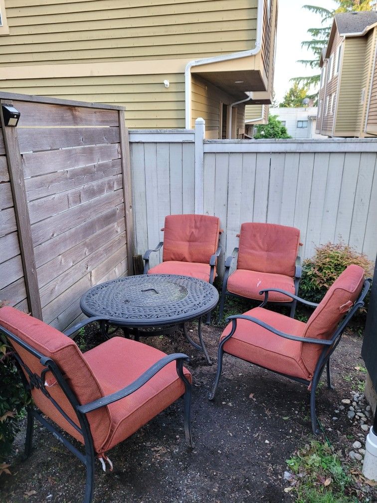 Wood Fire Pit Table Patio Chair Set (4)