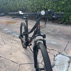 Specialized Hotrock Mountain Bike 26