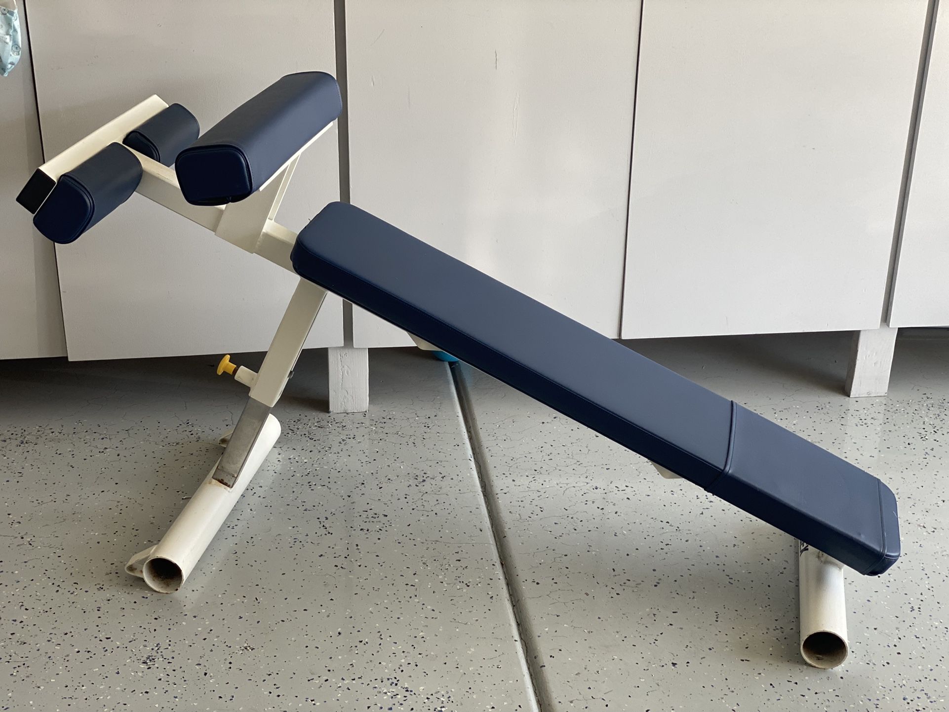 Used Cybex Adjustable Decline Bench for Sale in Chula Vista CA