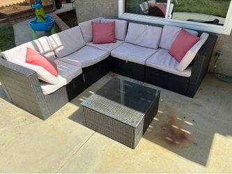 Outdoor sectional patio furniture