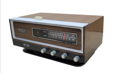 Vintage Zenith Circle of Sound AM FM Radio Model J421W Wood Grain Tested Work