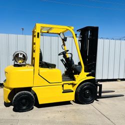 Forklift 5000lb Komatsu solid pneumatic tire low hours