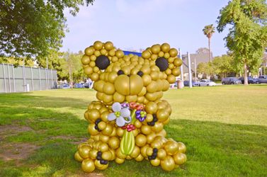 Gold Bubble Bear – Handmade Balloon Sculpture – 5ft Tall