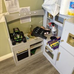 Toy Kitchen 