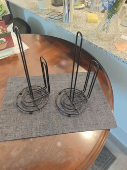Paper towel holder