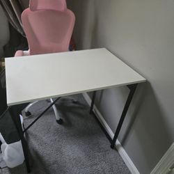 Desk & Chair Set – Excellent Condition