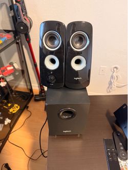 Logitech Z313 2.1 Multimedia Speaker System
