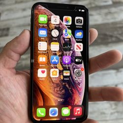 iPhone XS Unlocked W/ New Tempered Glass Screen Protector And Charger 