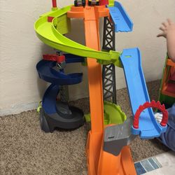 Little People Stunt Speedway racetrack 