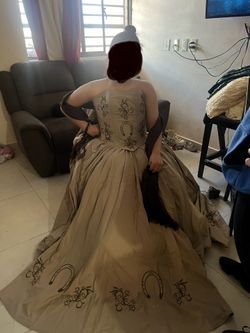 Vestido Corset De Quinceañera Charra Color Beige Con Cafe Oscuro