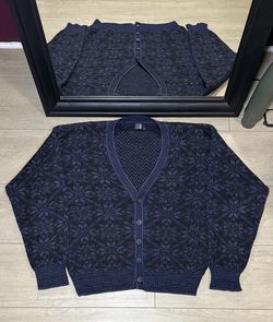 Vintage 1990s Snowflake All Over Print Dark Knitwear Cardigan