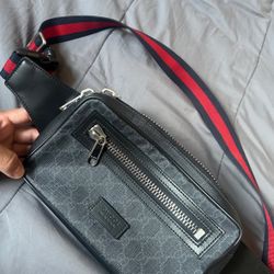 Gucci Supreme bag