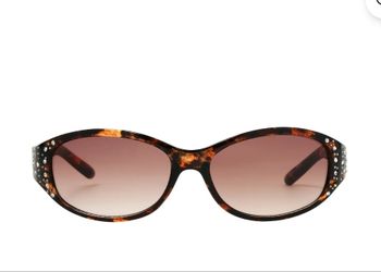 Woman's Oval Sunglasses