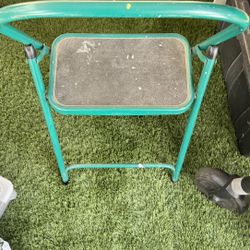 SMALL LADDER 