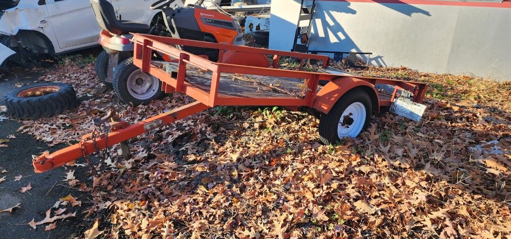 4x8 Texas Bragg Tilt Trailer