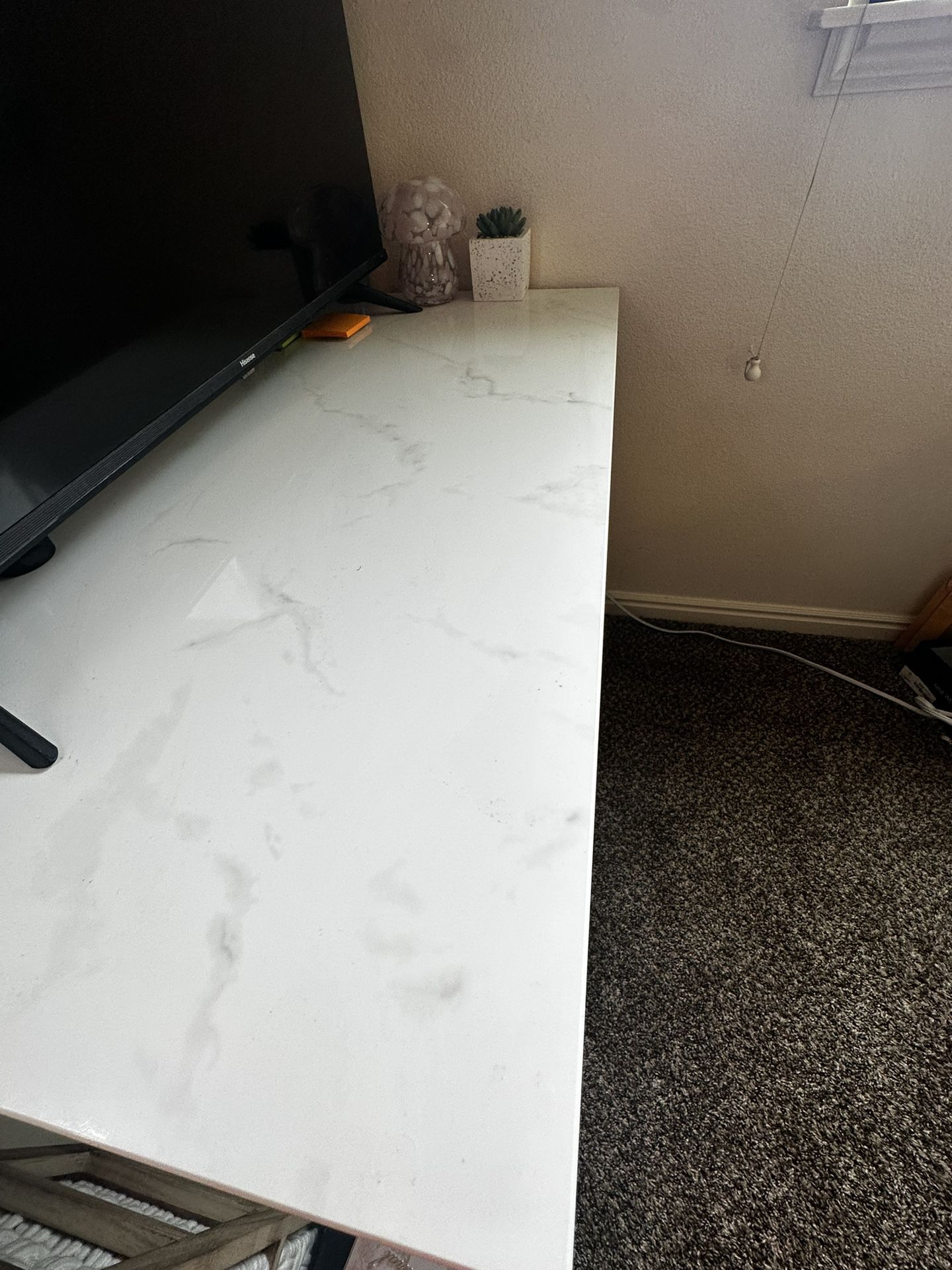 White Marbled Desk And White Swivel Chair 