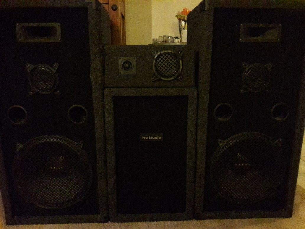 PRO STUDIO SPEAKERS SET BY WELTON for Sale in Winter