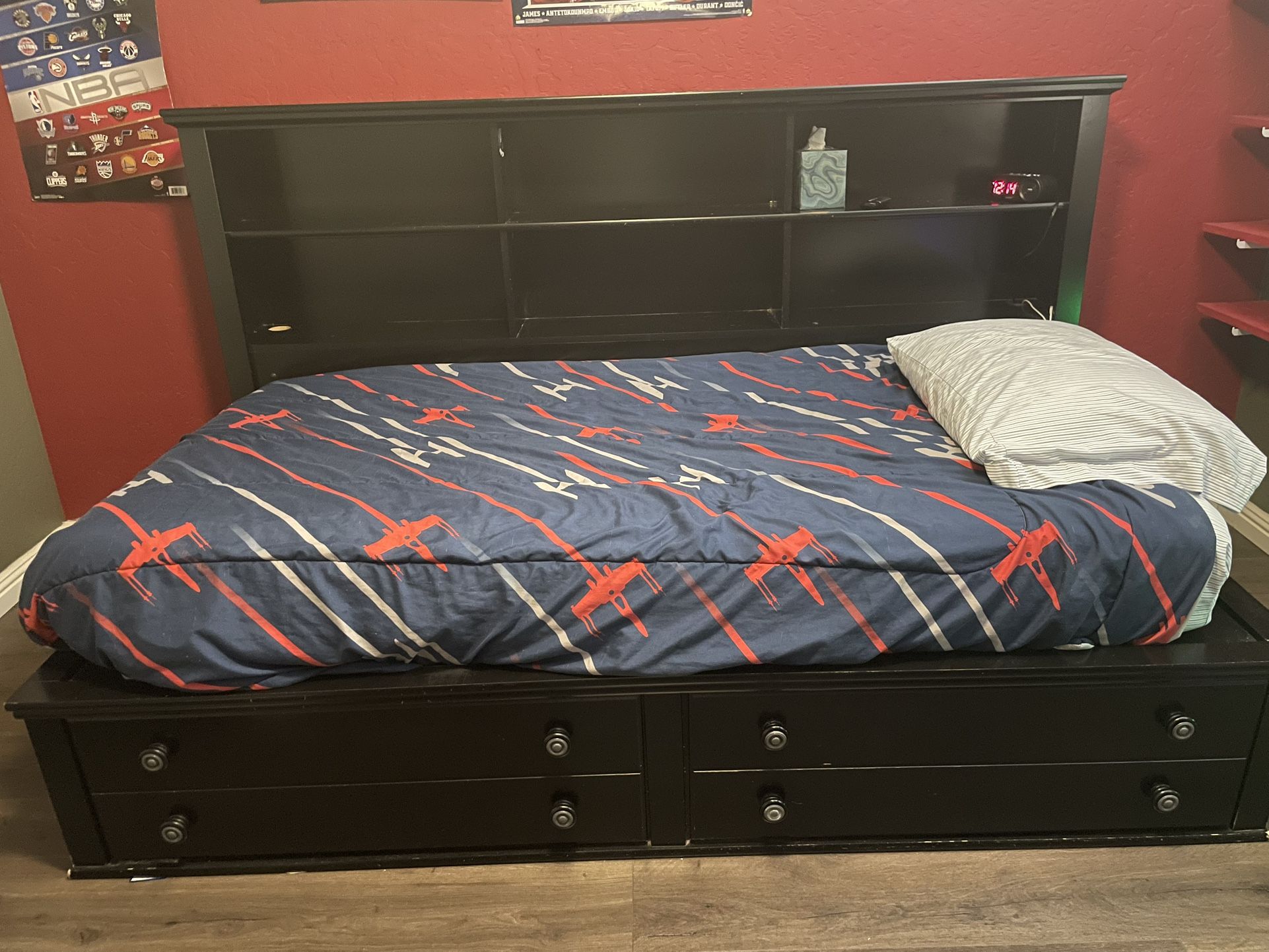 Twin Bed With Storage Drawers and Bookshelves