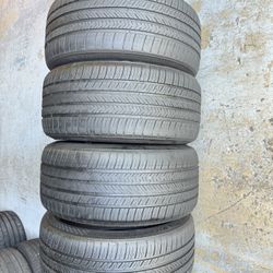 Set Of Four Two 255/35/31 And Two 275/35/21 Michigan Pilot Sport All Season With 70-85% Left Tesla Model Y Performance 