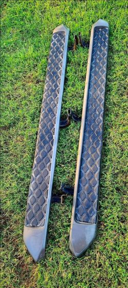 OEM 2004-2018 Nissan Frontier running boards