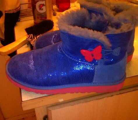 UGGS in excellent shape size 5