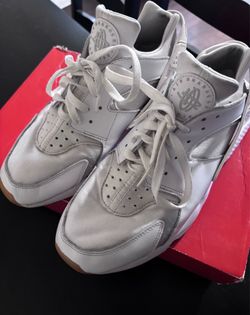 Nike air huarache size 11