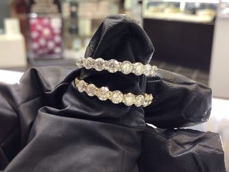 14k white and gold lab grown diamond band Big pointer available size7 in stock..