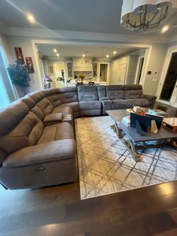 Large recliners, sectional sofas Large recliners, sectional sofas