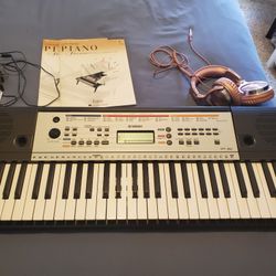 Electronic Keyboard, Headphones & Stand
