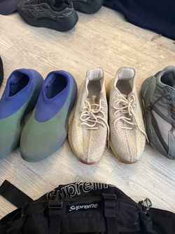 Assorted yeezys size 11