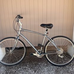 giant  cypress Hybrid Bicycle 700 Seat Wheels