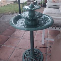 WATER FOUNTAIN PLASTIC LIGHT WEIGHT 