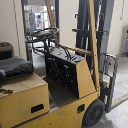 Forklift 