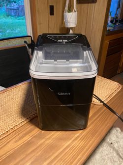 LOW PRICE MOVING- $250 + TAX RETAIL SILONN SMART ICE MAKER