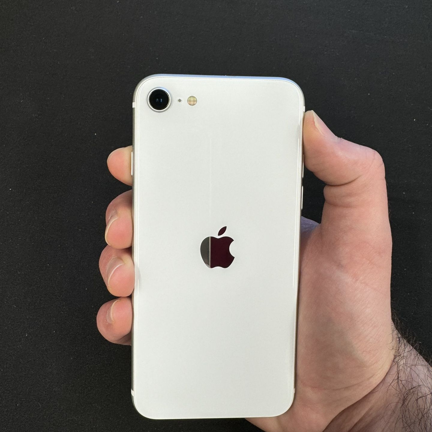 iPhone SE 2020 64 GB (Unlocked) for Sale in Los Angeles, CA - OfferUp
