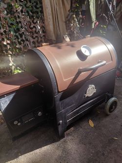 Pit Boss Wood Burning Grill and Smoker