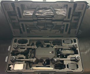 DJI M200V2 - Like new w/ less than 10 flight hours