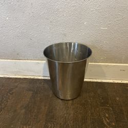 Brushed Nickel Metal Bathroom Wastebasket. 
