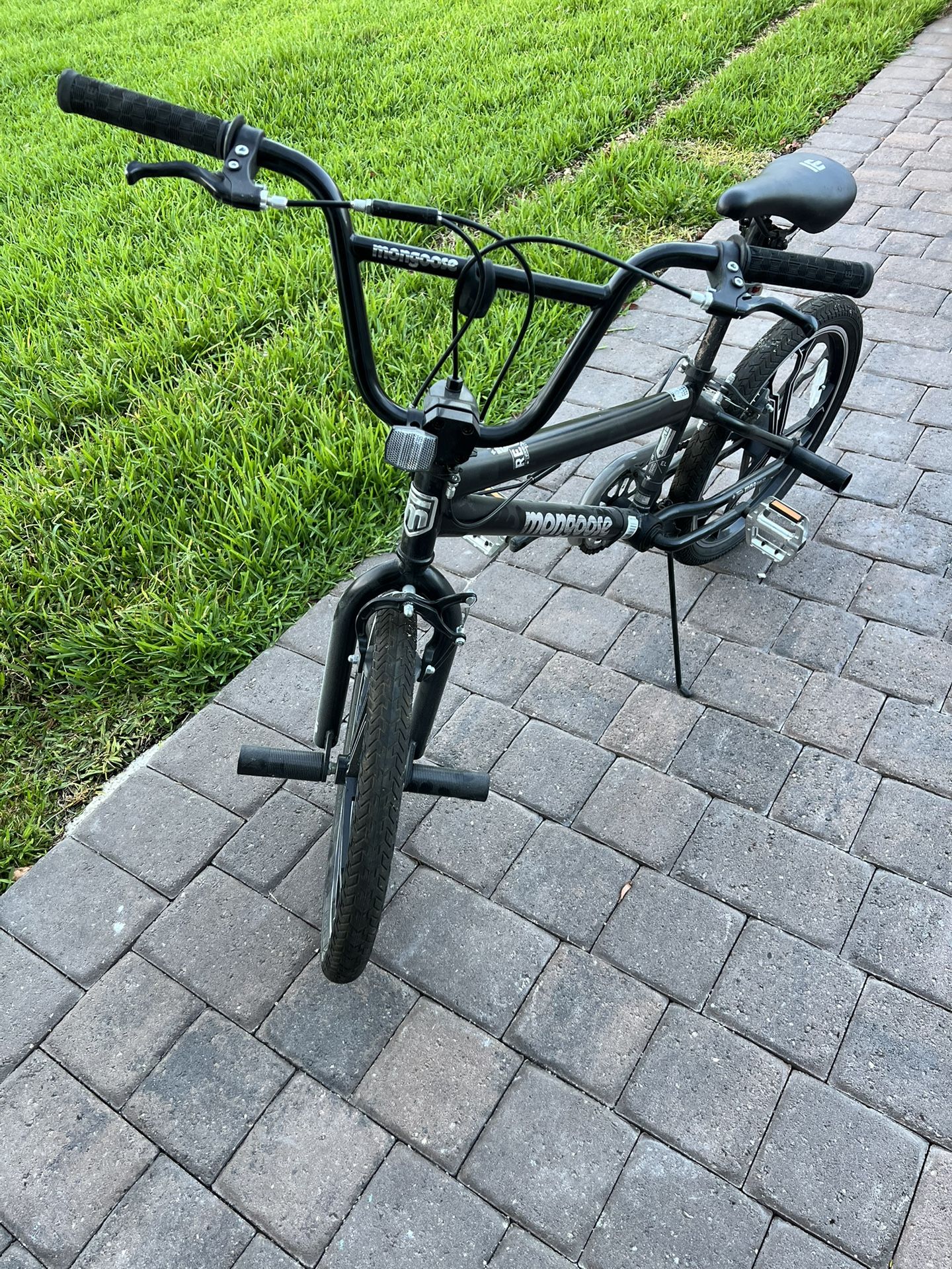 Mongoose Rebel kids BMX bike, 20 inch mag wheels