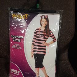 NEW HALLOWEEN COSTUME-  CONVICT CUTIE